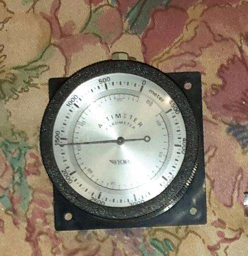 Altimeter barometer YCM