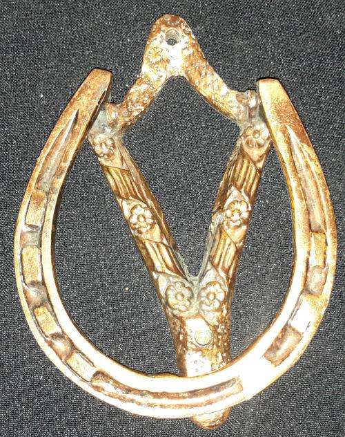 VINTAGE HORSE-SHOE PATTERNED BRASS DOOR KNOB