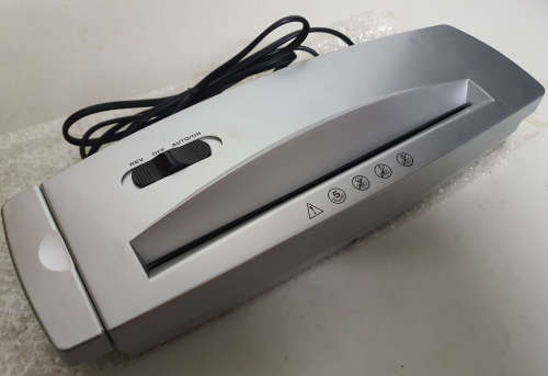 Paper Shredder - 5 Sheet - 6.8mm - Strip Cut - 80W - Compact!