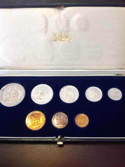 1983 Proof set Low R1 start