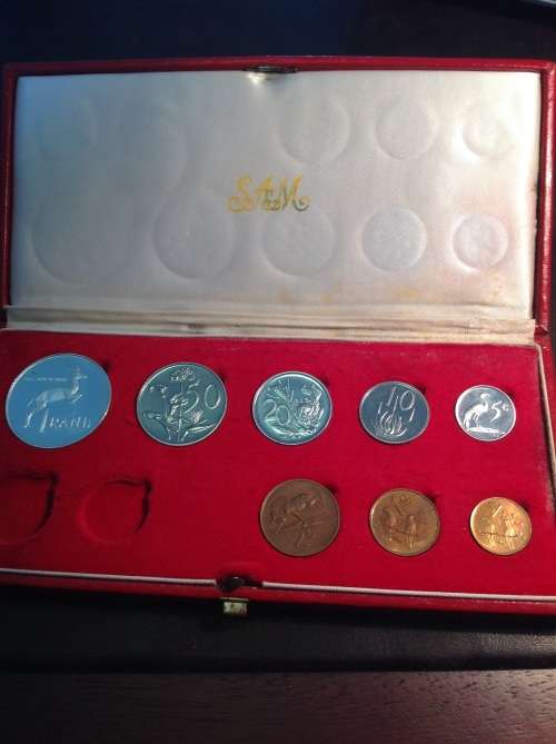 1977 short proof set in long box ( no gold)