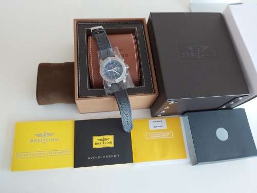 Breitling Avenger Chronograph Bandit in titanium 2019 LNIB full set full warranty