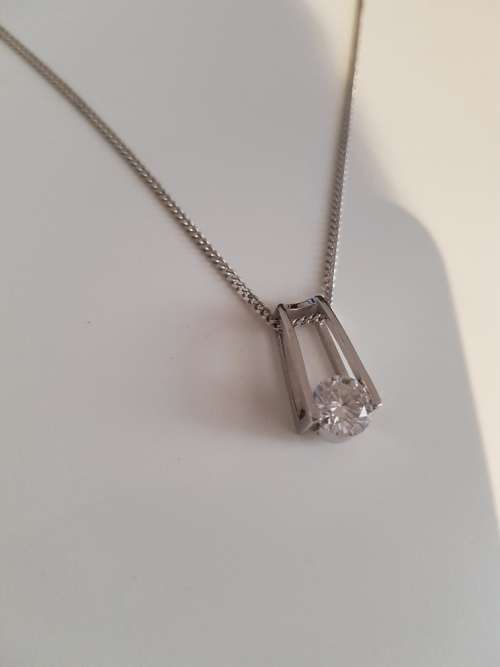1.00ct Shimansky Millenium Diamond Pendant set in 18k white gold. Certified Colour G VS1