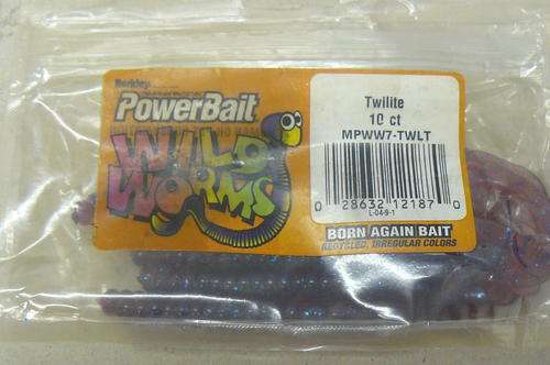 BERKLEY POWERBAIT WILD WORMS   R1.00 START !!!!