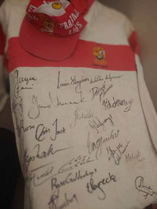 Rugby TVL mania jackpot Jersey original singed with cap