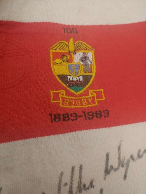 Rugby TVL mania jackpot Jersey original singed with cap