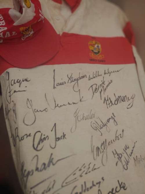 Rugby TVL mania jackpot Jersey original singed with cap