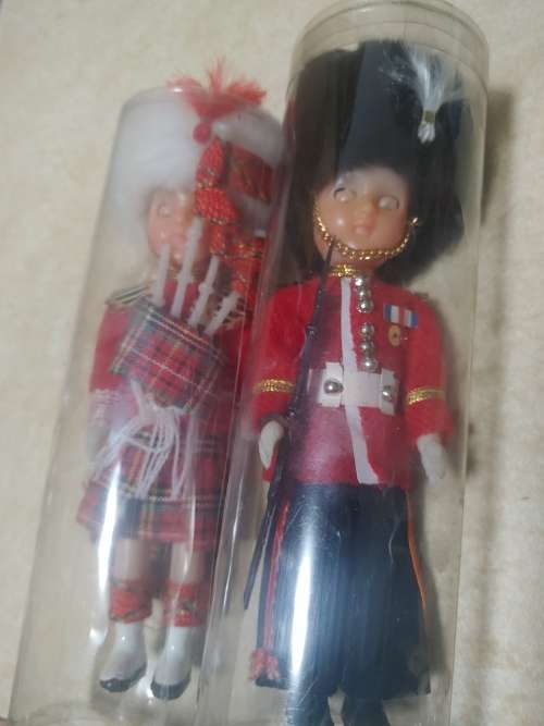 2 x Vintage dolls in good condition will not get it again