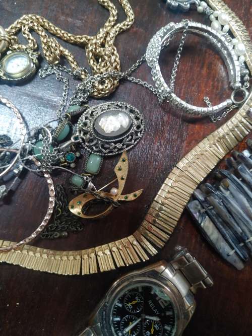 2 nd combo jewlery  must go at bargain