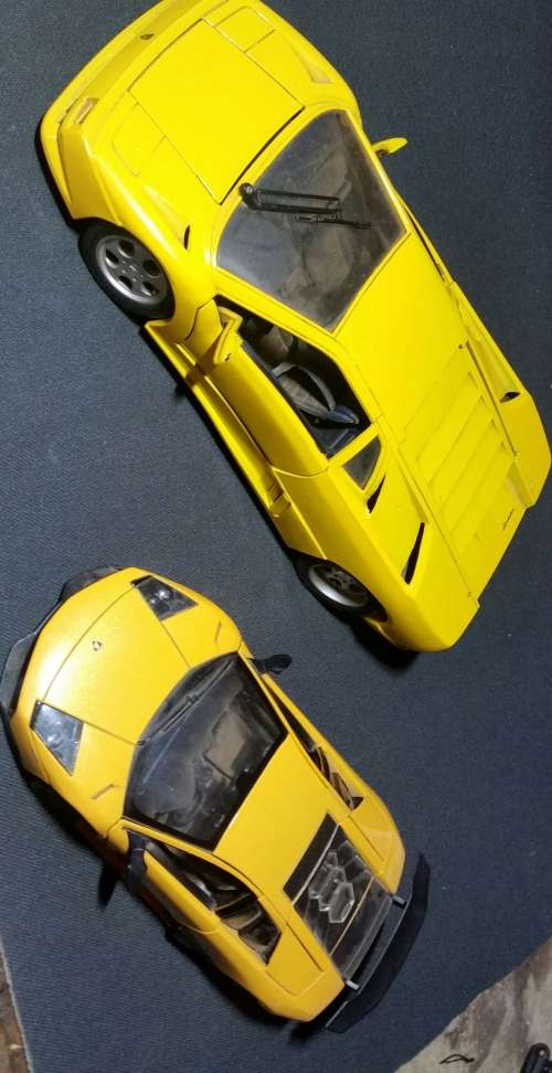 Lamborghini 1/18-1/32 Maisto Model Cars.
