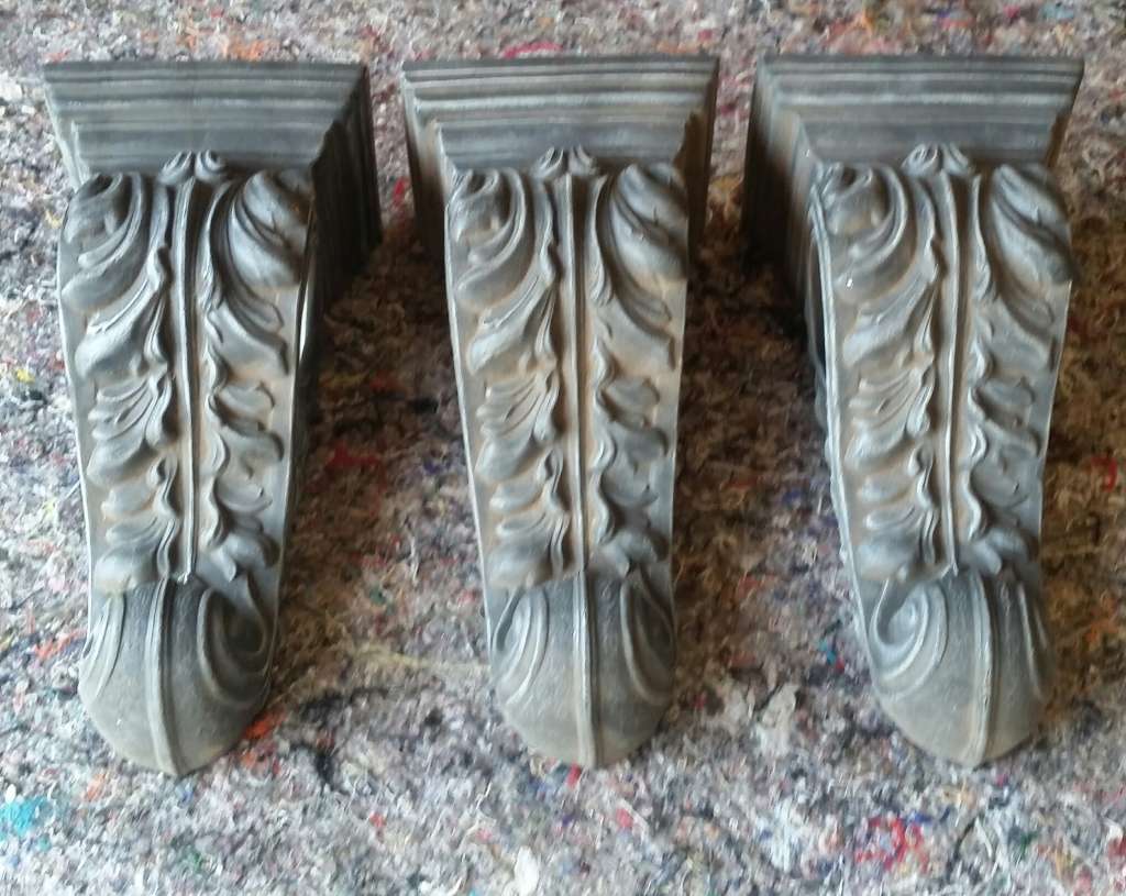 3x Curtain Rod Mounts.