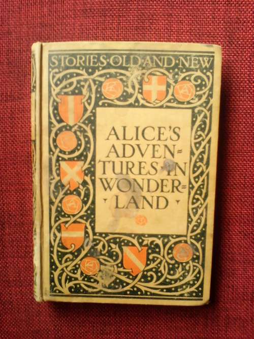 Alice`s adventures in wonderland by lewis carroll--hardcover no date