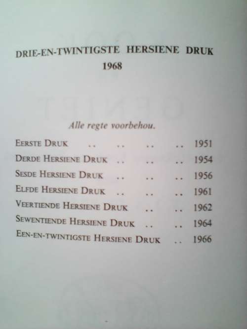 Kook en Geniet deur SJA de Villiers. H/B. 23ste hersiene druk 1968. 606 pp.