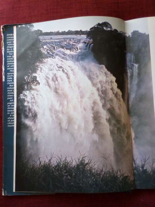 Zimbabwe Portrait compiled by Dick Pitman. Circa 1985. H/C. Large format.