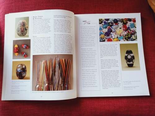 Making Glass Beads by Cindy Jenkins. 2004. S/C. Large format. 112 pp.