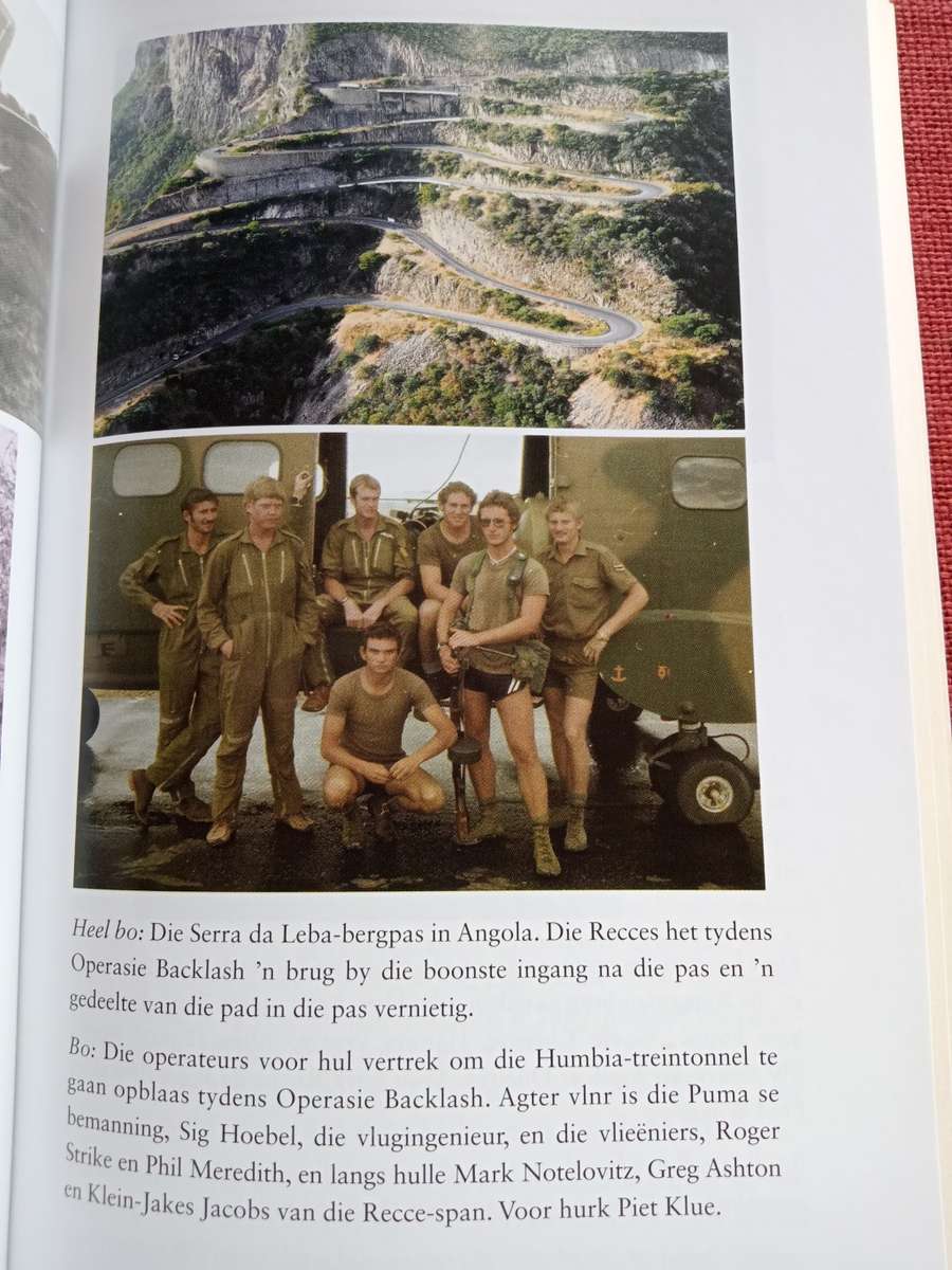 1 Recce Volume 2: Agter Vyandelike Linies deur Alexander Strachan. Eerste uitgawe 2020. S/B. 319 pp.