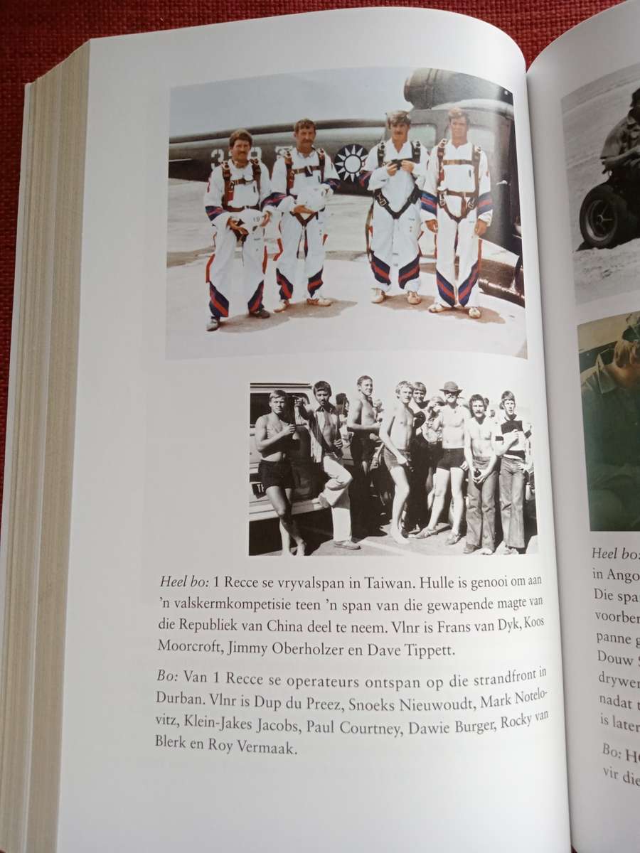 1 Recce Volume 2: Agter Vyandelike Linies deur Alexander Strachan. Eerste uitgawe 2020. S/B. 319 pp.