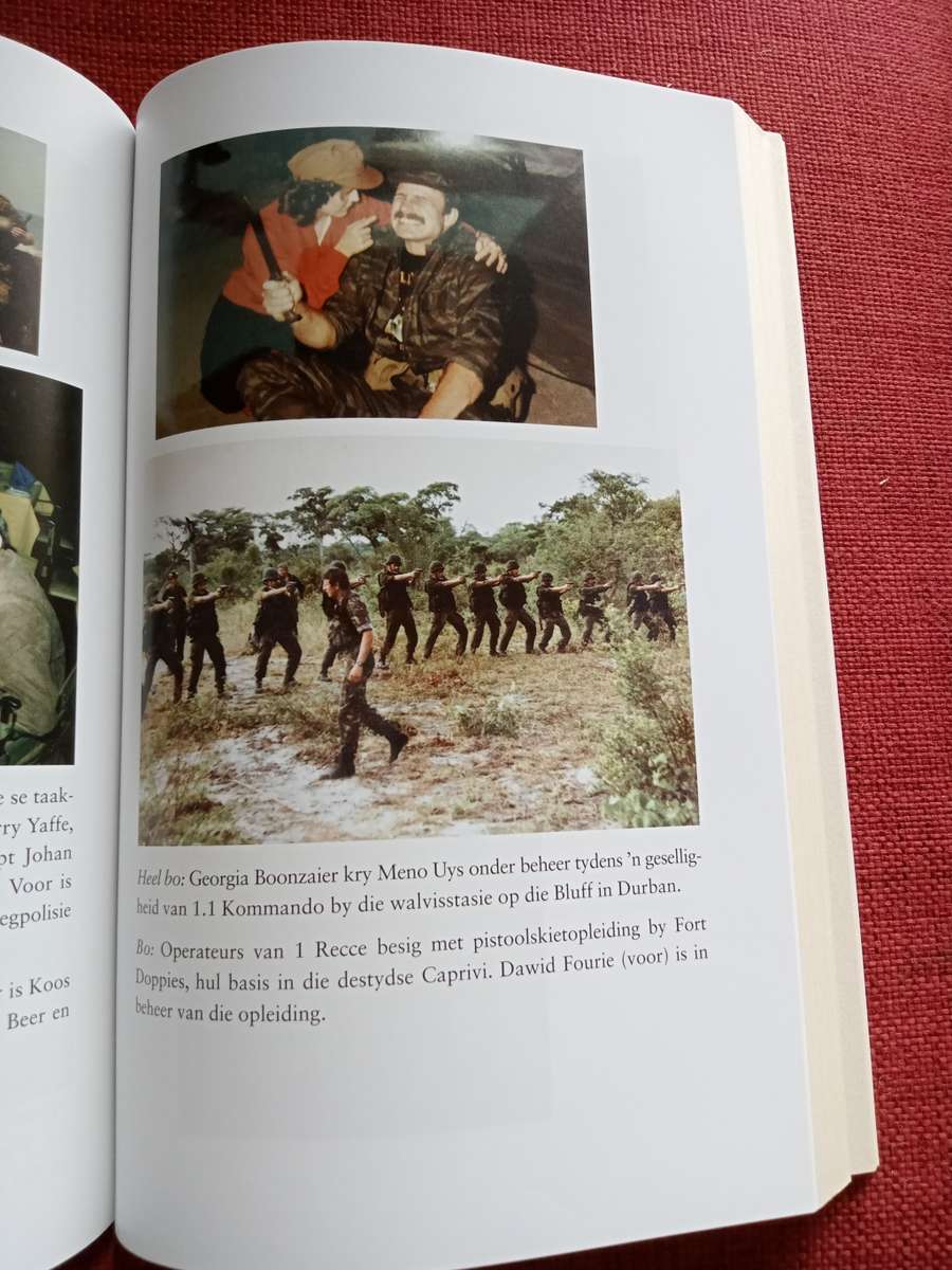 1 Recce Volume 2: Agter Vyandelike Linies deur Alexander Strachan. Eerste uitgawe 2020. S/B. 319 pp.