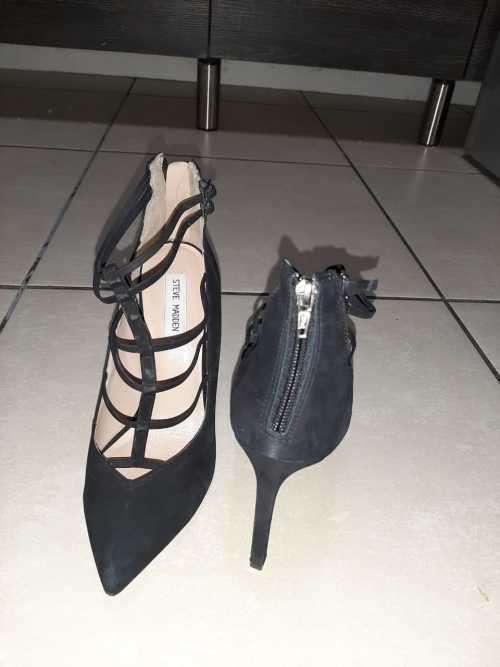 STEVE MADDEN FORMAL WEAR FRONT STRAP STILETTO UK 7