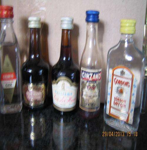 Highly collectable Miniature liquor bottles  Estate 00199/013