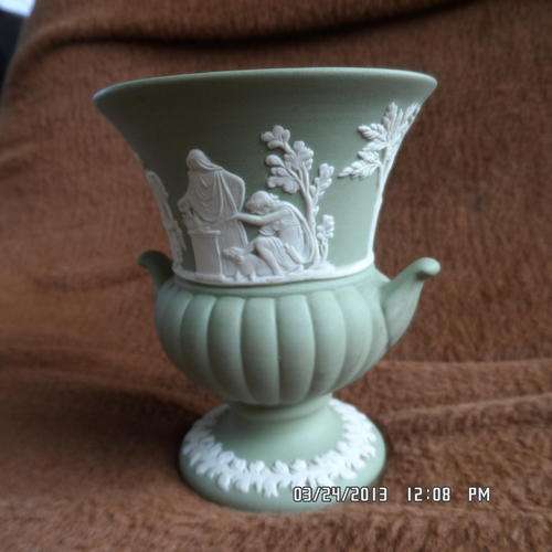 LOVELY WEDGEWOOD URN
