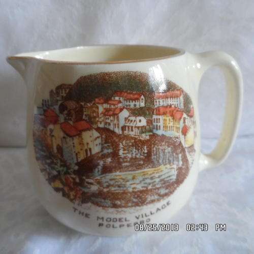 CROWN DEVON 'FIELDINGS' MILK JUG. VERY NICE.