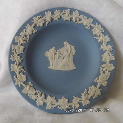 ROUND LIGHT BLUE WEDGEWOOD DISH.' MINT'
