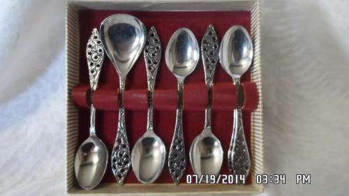 A LOVELY SET OF CP TEASPOONS AND SUGAR SPOON ,BOXED.