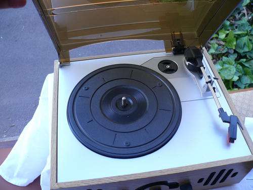 Record player/radio, fully working