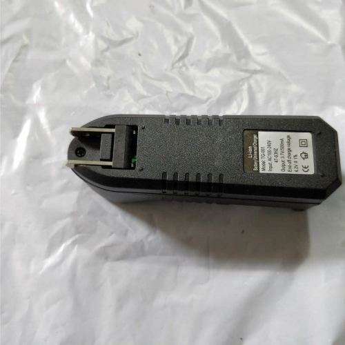 Universal Charger For 3.7V 10440 14500 16340 17335 17500 17670 18500 18650 Rechargeable Batteries