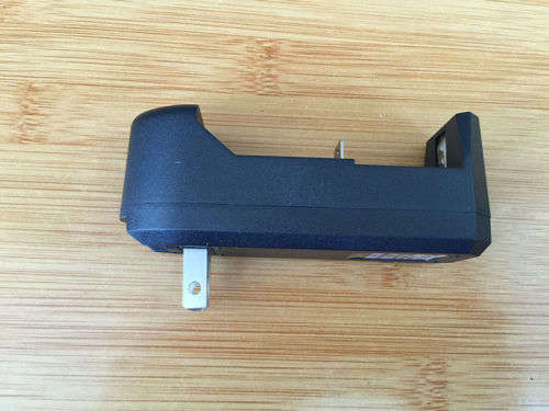 Universal Charger For 3.7V 10440 14500 16340 17335 17500 17670 18500 18650 Rechargeable Batteries