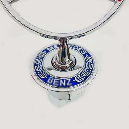 Metal Chrome Bonnet Hood Logo For Merc 204 W212 W211 W203 W213 W205 - Chrome with Blue Wreath