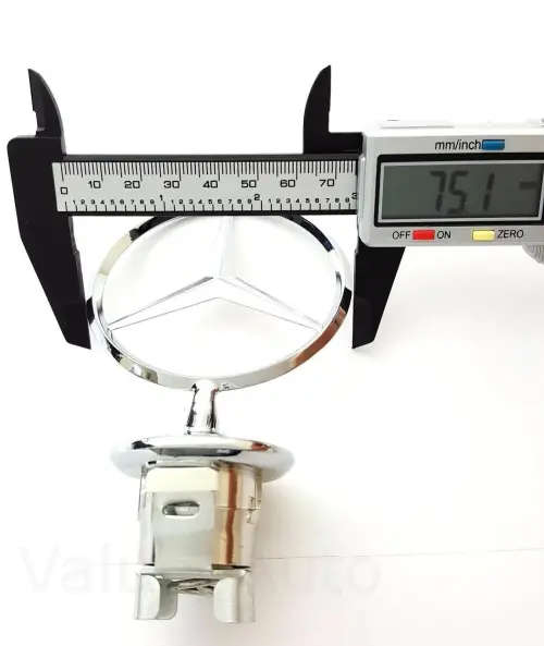 Metal Chrome Bonnet Hood Logo For Merc 204 W212 W211 W203 W213 W205 - Chrome with Blue Wreath