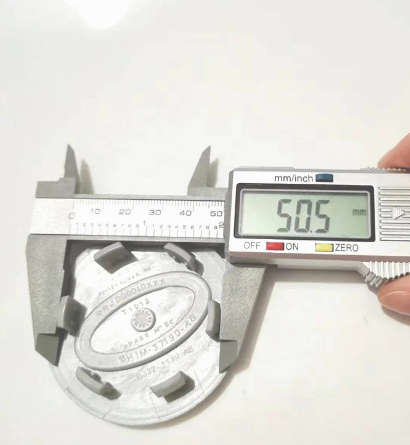 4x 63mm Plastic Wheel Centre Cap for Land Rover (Green & Silver on Black)