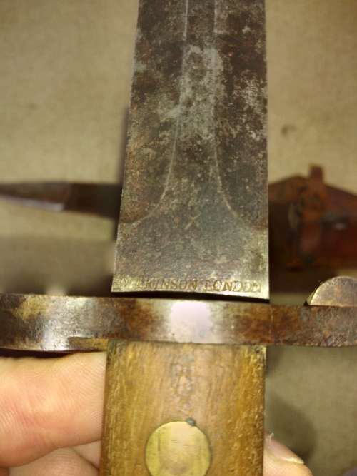 Wilkinson London WW1 1881-1907 Bayonet with leather scabbard