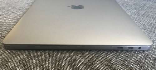 13-inch MacBook Pro with Touch Bar 2.9GHz i5 processor 512GB - Space Grey + FREE USB-C Hub