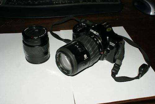 Minolta Dynax 3000i SLR camera with 2 minolta lenses (70-210mm and 35-80mm)
