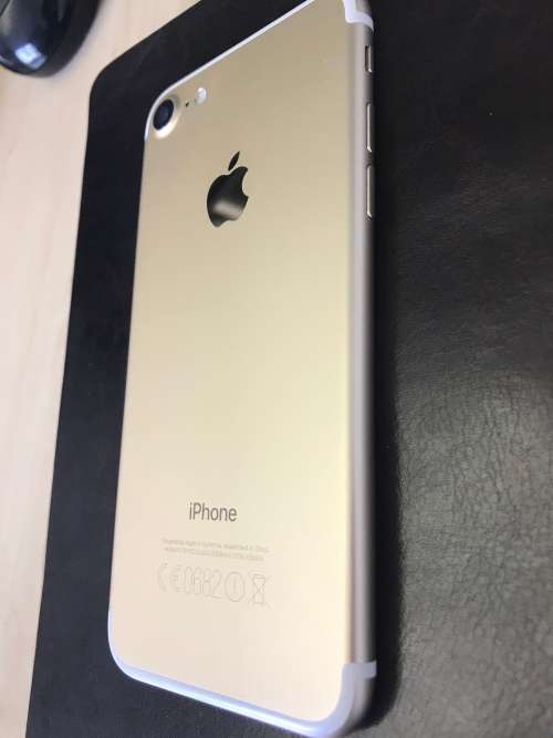 iPhone 7 Gold 32GB (excellent condition - used 3 months)