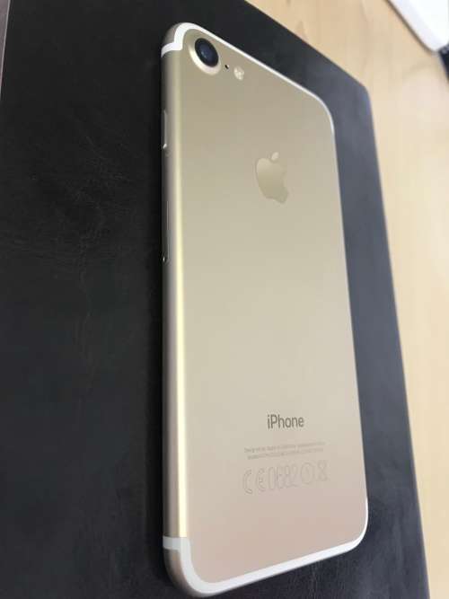 iPhone 7 Gold 32GB (excellent condition - used 3 months)
