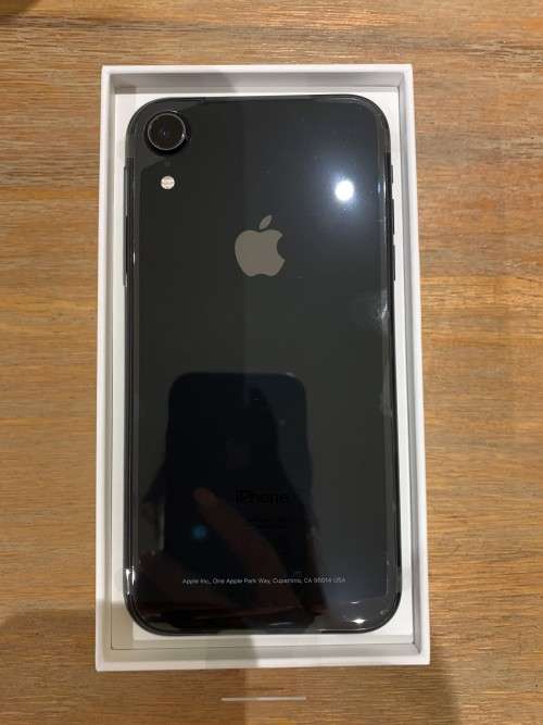 iPhone XR 256GB Black (new - phone still in plastic wrapping)