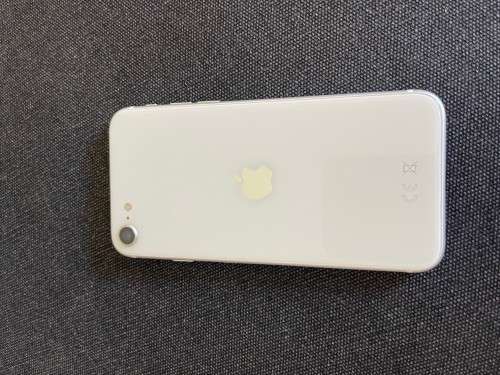 iPhone SE 128GB white