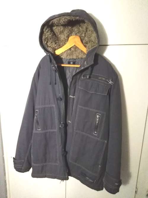 Mens Hooded Winter Jacket / Parka, 100%Cotton, Size L. ***BARGAIN***