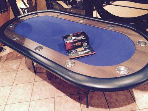 poker table