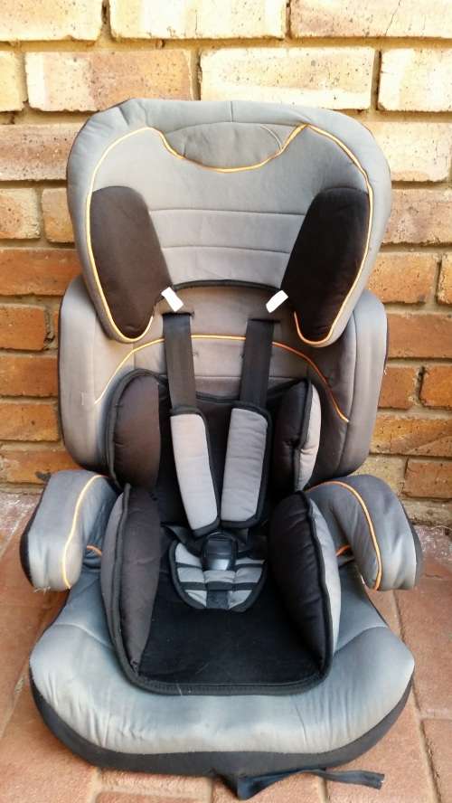 Car & Booster Seat with straps (9 - 36kg)