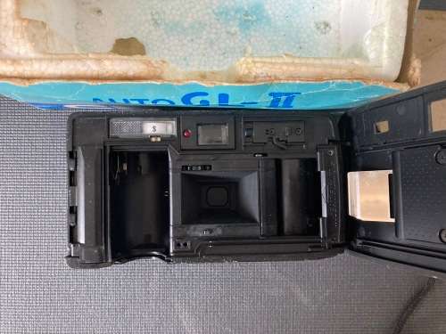 2 boxed point and shoot film cameras Ricoh Chinon