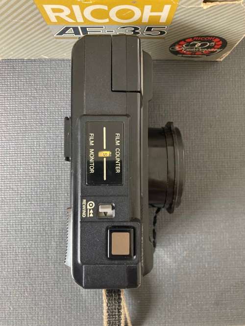 2 boxed point and shoot film cameras Ricoh Chinon