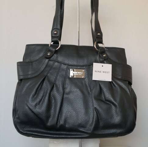 ***100% A U T H E N T I C ***  Nine West Richmond