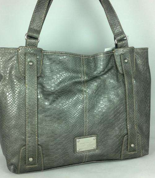 Nine West Snaking Around