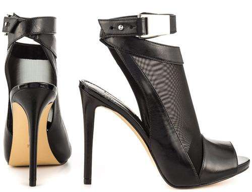 Guess Adalie (Leather) Sizes:5/6/7