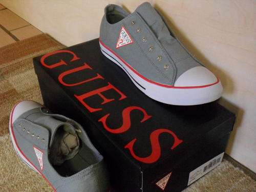 ***100% A U T H E N T I C *** Guess Sneakers Size 10